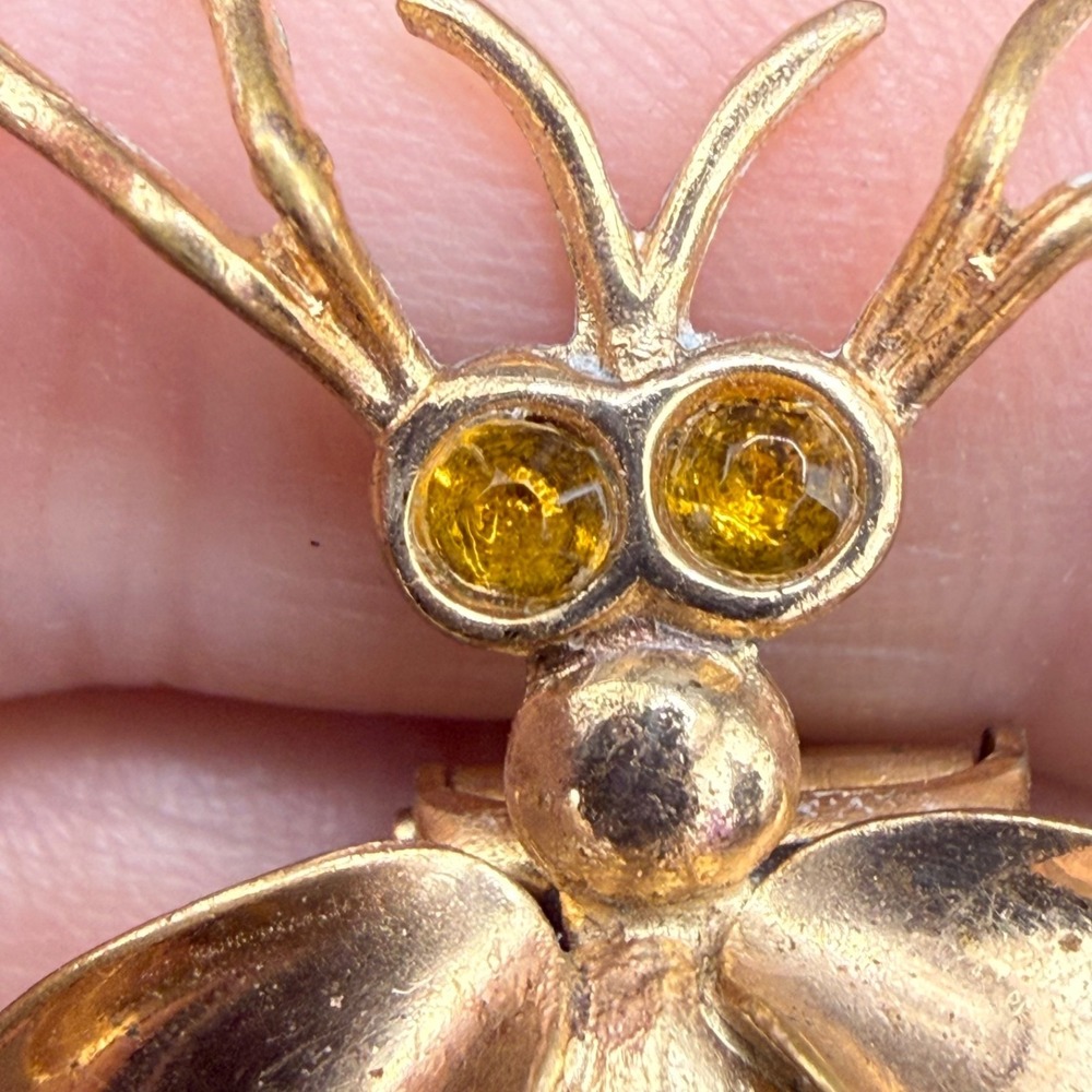 Vintage Insect Fur Clip Bug Gold Tone Rhinestone‎ - Picture 4 of 9